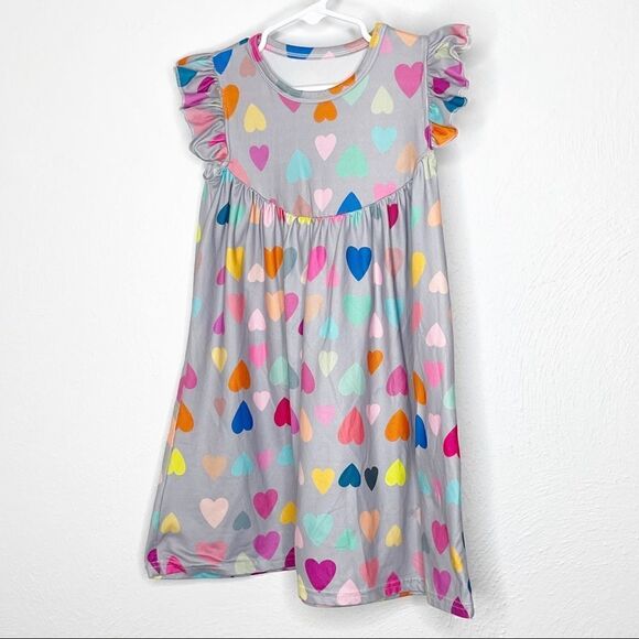 3/$20 Hearts on gray flutter sleeve dress - Picture 1 of 4